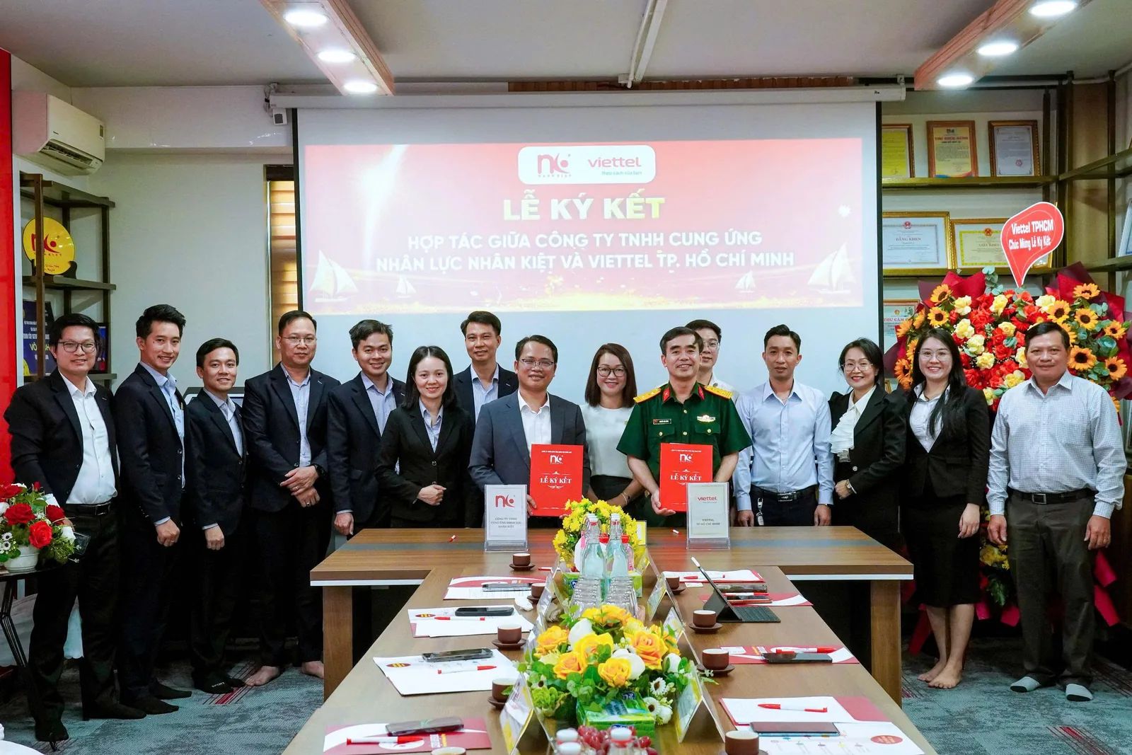 Signing ceremony between Nhan Kiet and Viettel Ho Chi Minh City